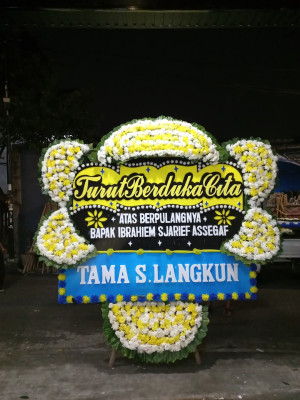Papan Bunga Duka di Bentiring
